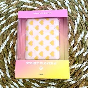 Stoney Clover Lane power bank